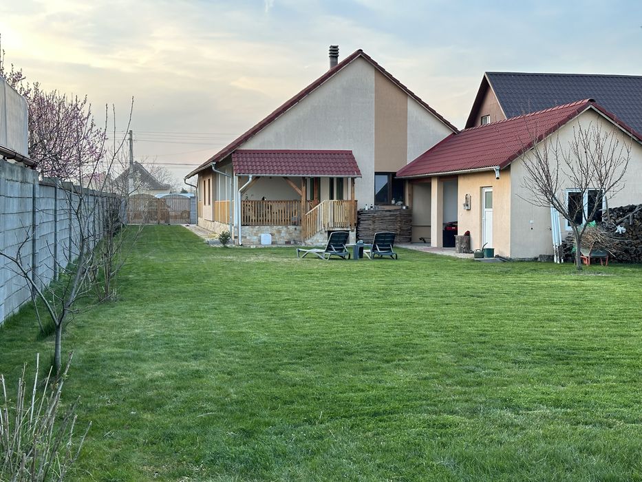 Vand casa indivituala pe parter  1200mp