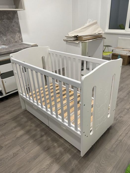 Бебешка кошара от МДФ Felicio (с люлеещ механизъм) + матрак