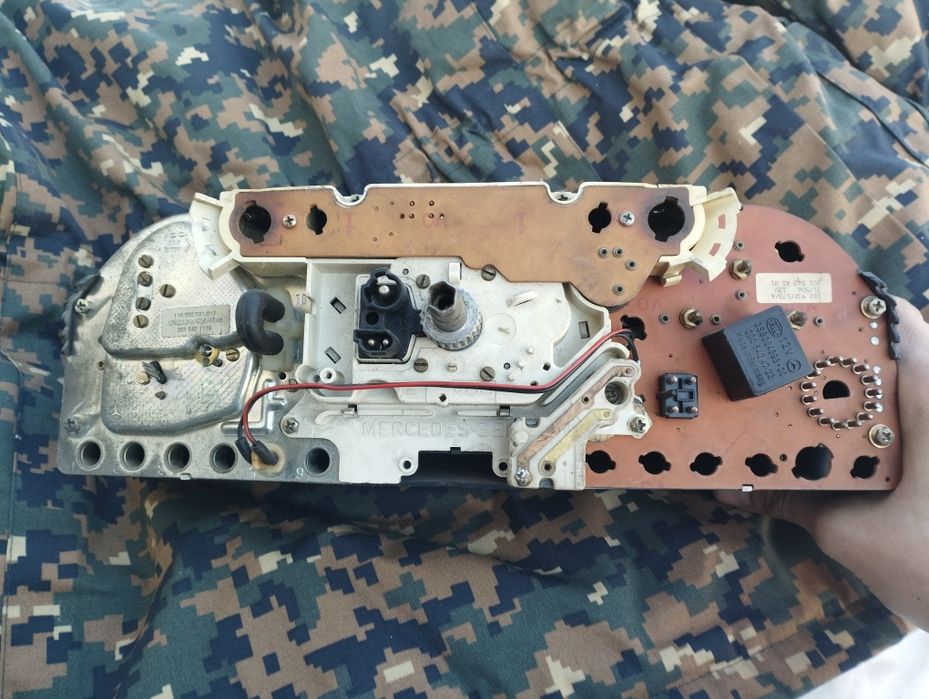 Приборная панель mercedes 124