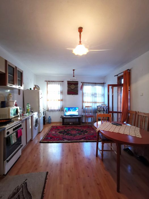 Продава се Четиристаен апартамент в Горна Оряховица - 105 кв.м за 905 €/кв.м - Снимка #1