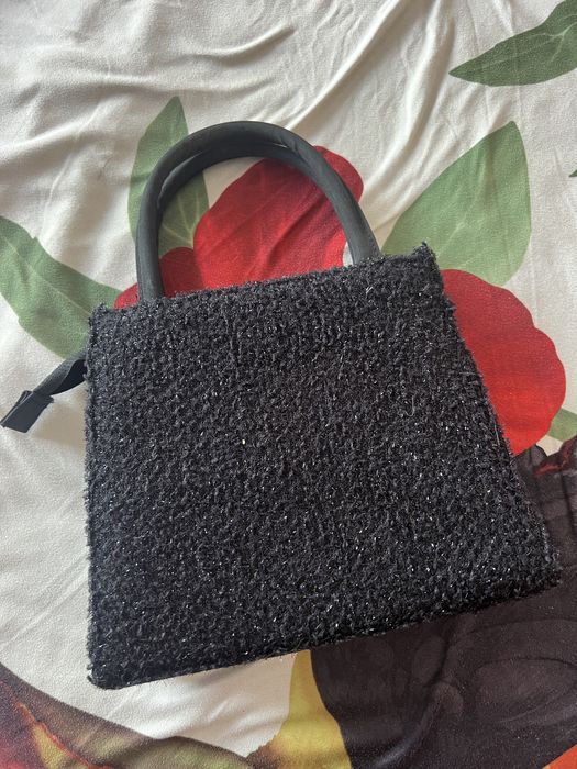 Jacquemus, Armani Jeans, Parfois, Adidas, Chanel