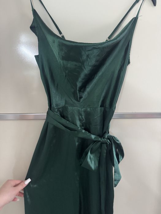 Сатенен офицялен гащеризон