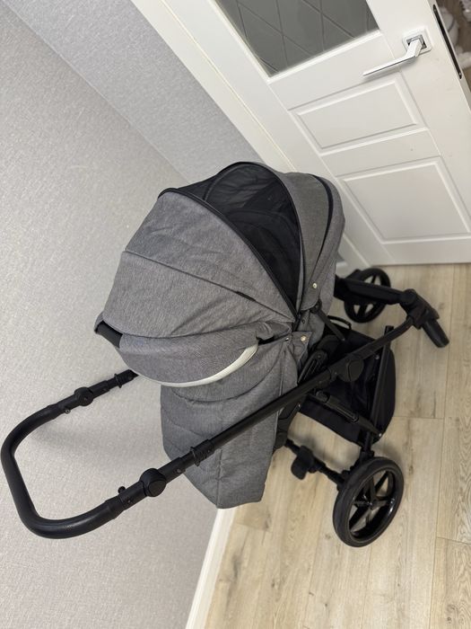 Продаю Коляску 2 в 1