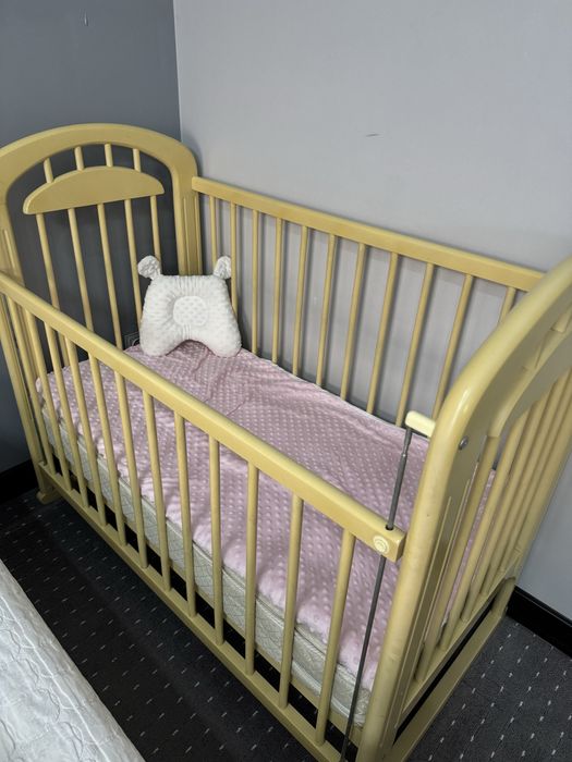 Продам манеж в отличном состояни с матрасом