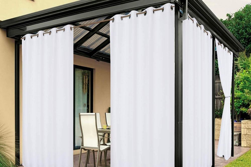 Draperii impermeabile de exterior, la comanda