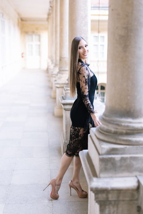 Vand rochie model Cristina Savulescu(nu Rhea Costa,Norina St,ana radu)
