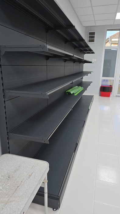 Rafturi pentru magazin, 50% reducere, 195 cm inaltime, stare foarte buna