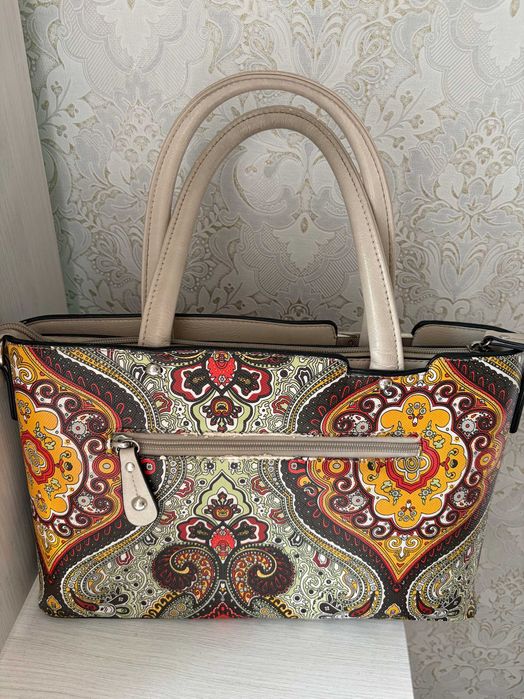 Продам женскую сумку Tosoco