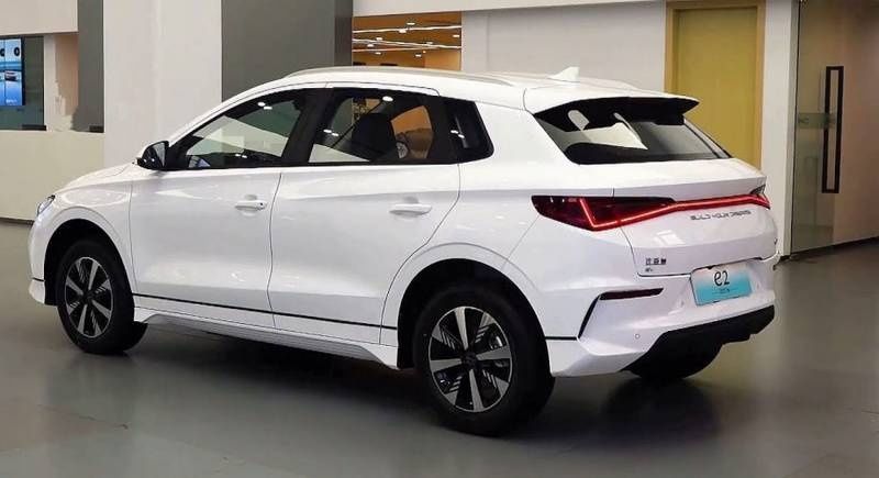 Byd e2 luxury 2025