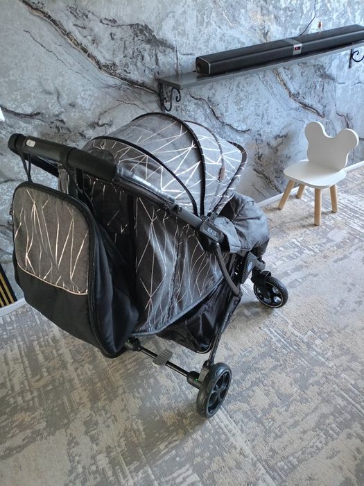 Коляска прогулочная