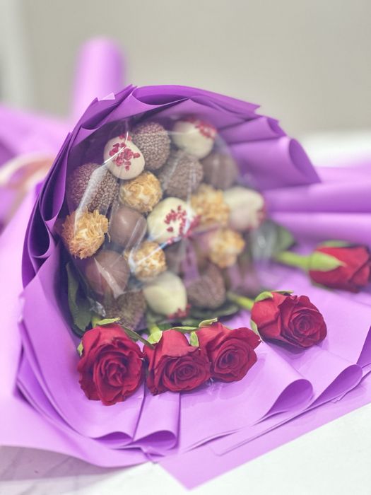 Клубника в шоколаде, букты , цветы , подарок