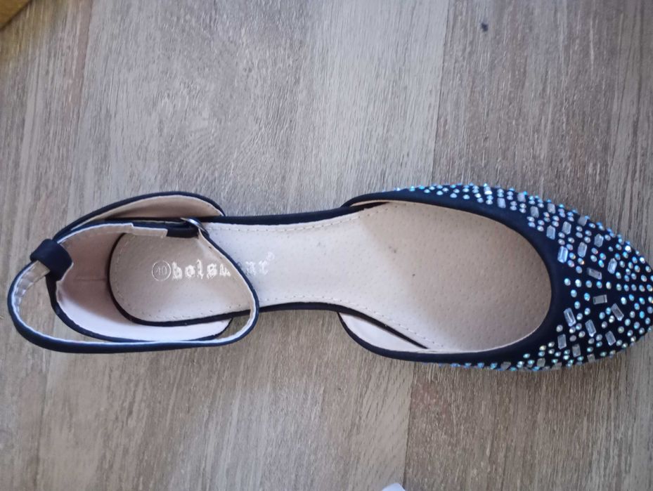 Pantofi dama  cu aplicatii pietre