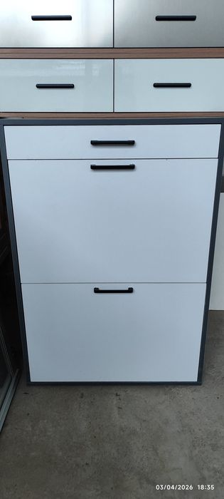 Обувьной. Oyoq kiyim polka. Обувница