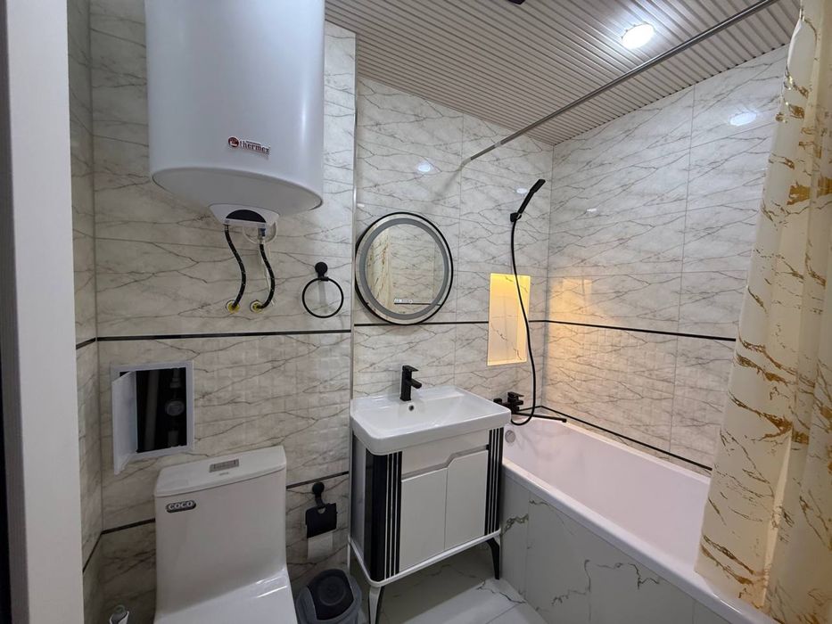 Сдается 1 х комнатная квартира на 4 этаже  Цум 400 $