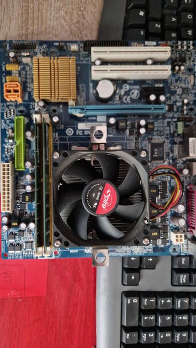 placa de baza cu procesor ram si hard disk