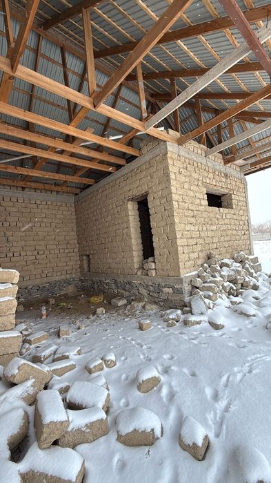 Курысыл материалдары сатылады.