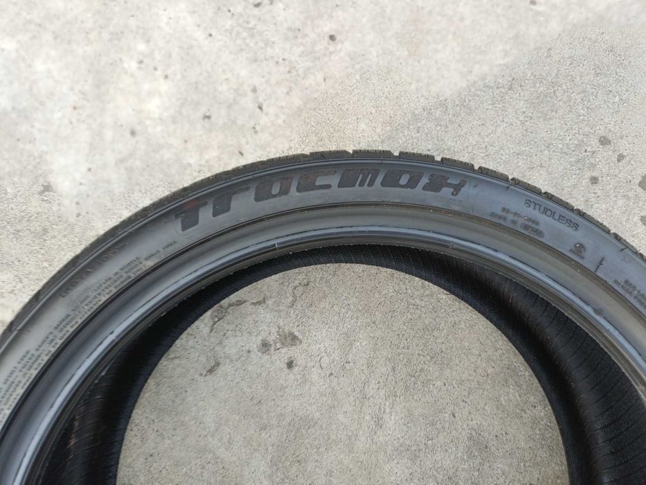 Doua anvelope noi de iarna 245 35 20 Trocmoh dot 2622