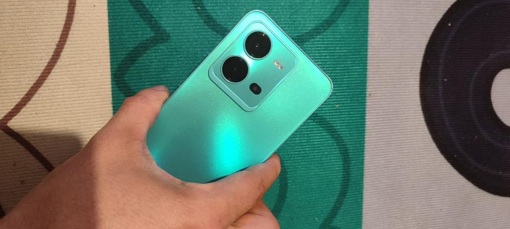 Продам Vivo V25 256gb