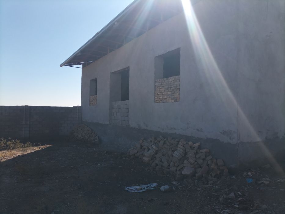 Yang Uy joy sotiladi