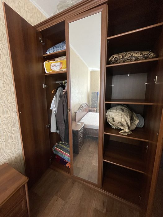 Продам спальный гарнитур