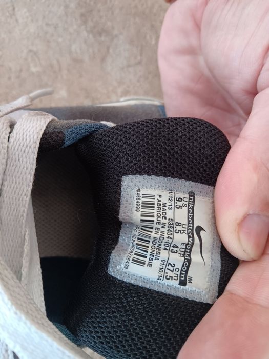 Маратонки Nike 43