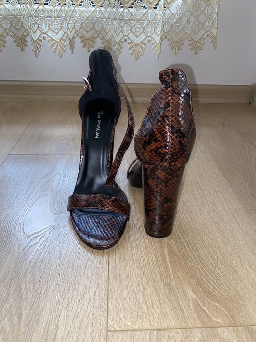 Високи сандали Shoe Aquarium