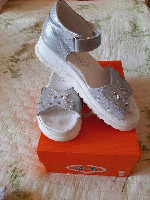 Босоножки на девочку