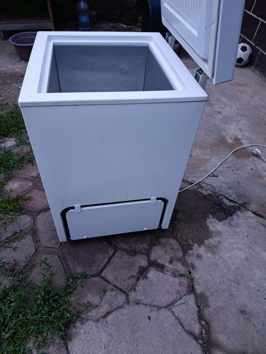 Продам морозильник Бирюса
