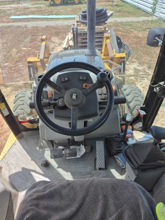 Buldoexcavator Caterpillar 422E