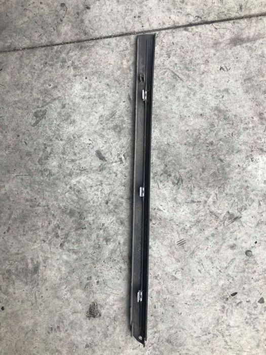 aparatoare prag plastic stanga fata porsche cayenne 92 a