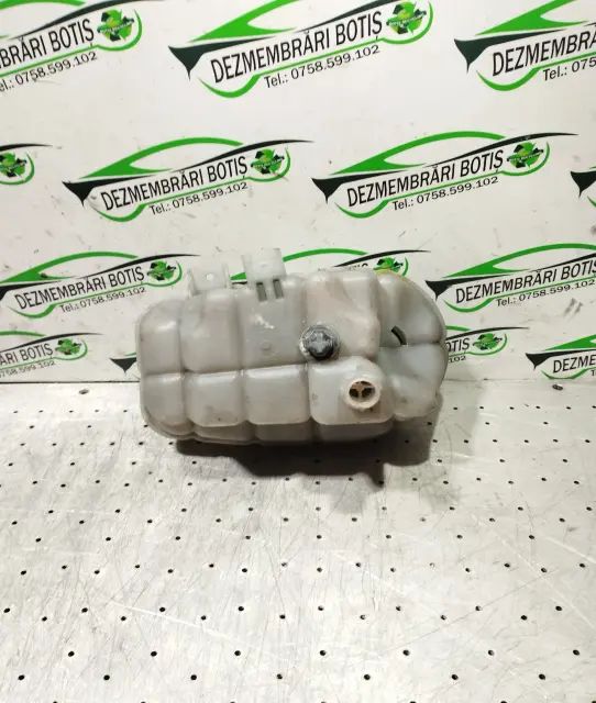 Vas expansiune Audi A4 2006 2.0 TDI MT (140 hp)