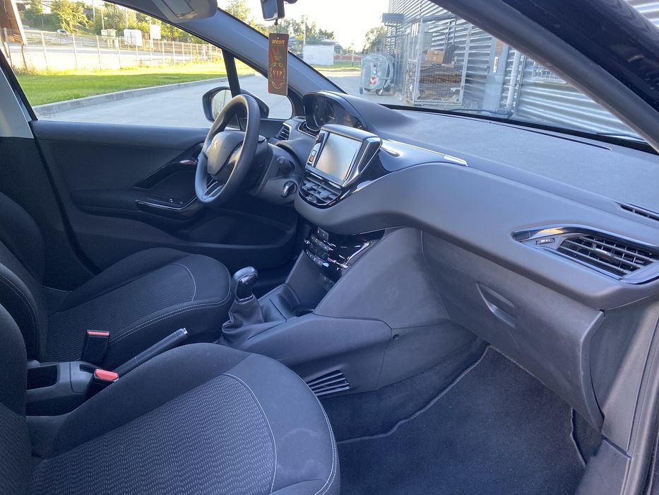 Peugeot 208  /1.2 benzina / Euro6