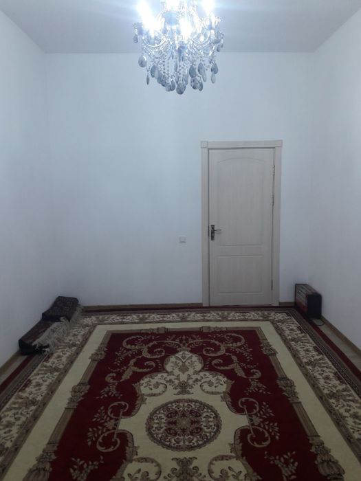 Тошкент вилояти Нурафшон шахрида дом сотилади