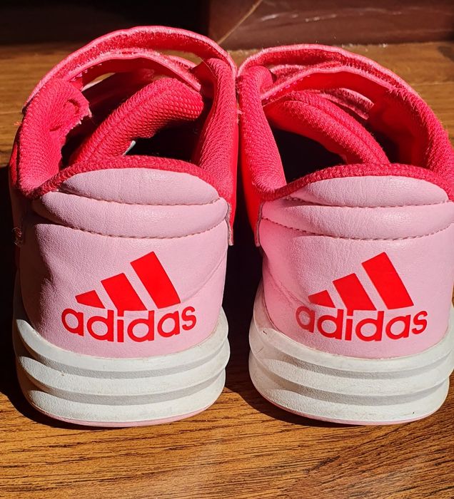 Adidas 33 кожени маратонки с лепенки
