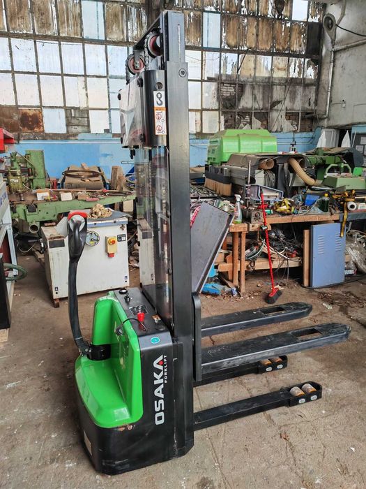 електрически стакер-Osaka