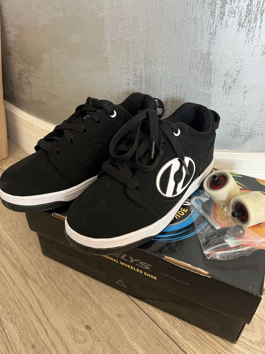Heelys маратонки с колелца 36