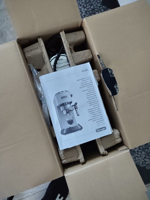 Кафе машина DeLonghi Dedica
