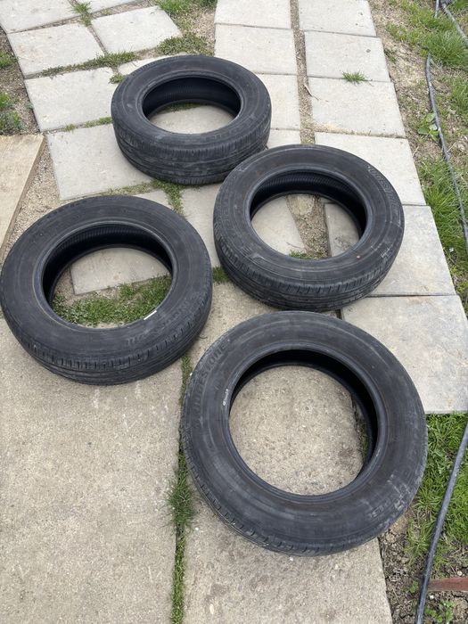 Vand cauciucuri vara Bridgeston R15