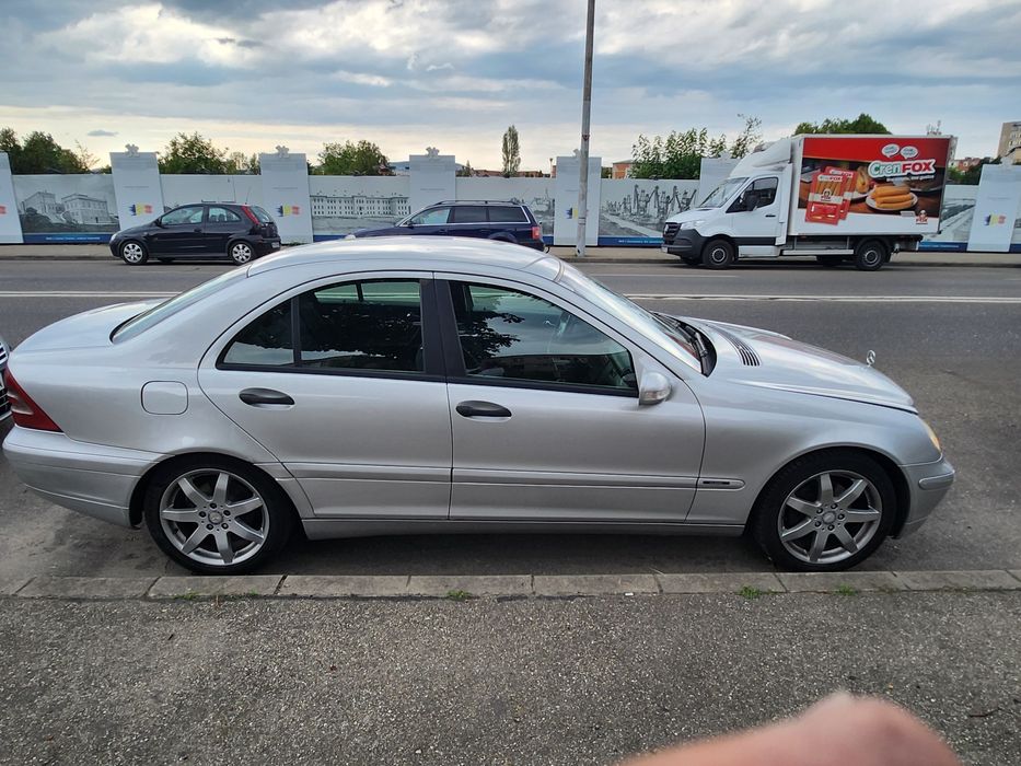 Mercedes benz  c 220