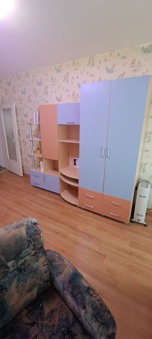 Тристаен апартаммент на 7мин пешеходно от център.