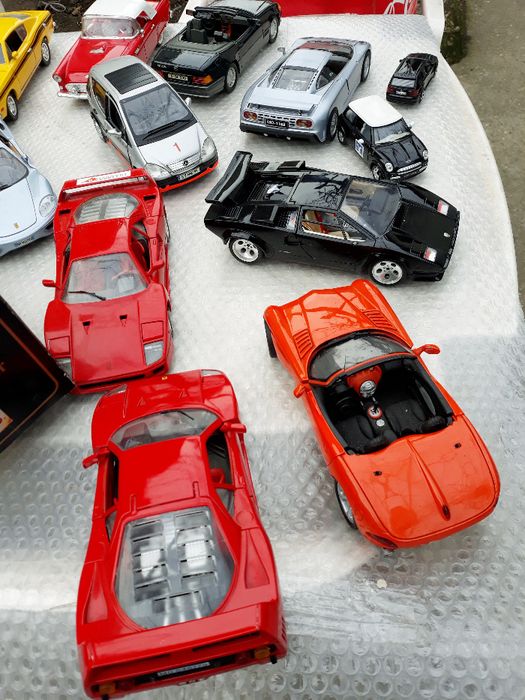 Colectie masinute machete auto diorame scara 1:18 FERRARI MERCEDES BMW