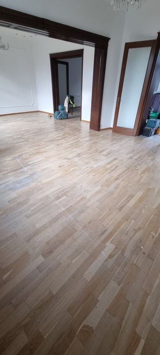 Raschetare parchet, inchiriere masini  reschetare parchet.