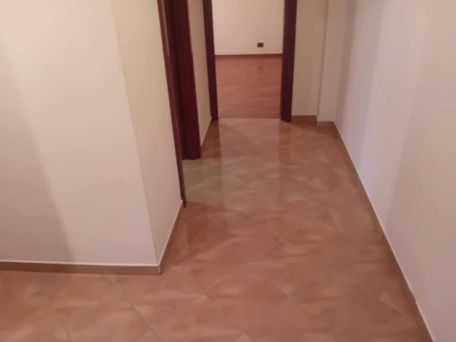 Ap 2 cam Precista Laguna 55mp etaj 1 lux decomandat bloc nou centrala