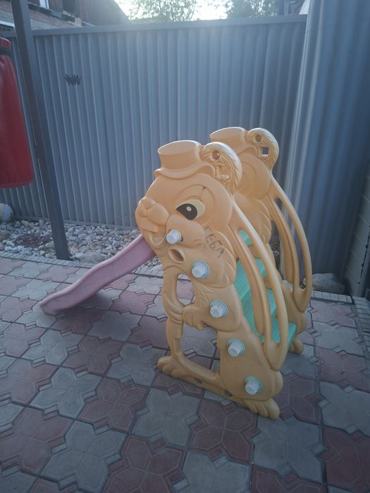 Продам детскую горку б/у