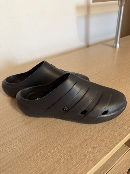 Оригинальные adidas — новые шлёпанцы