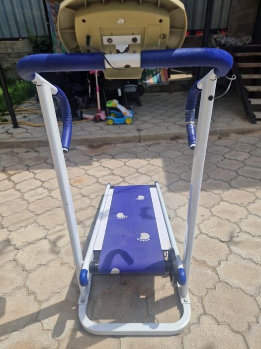 Продам беговую дорожку