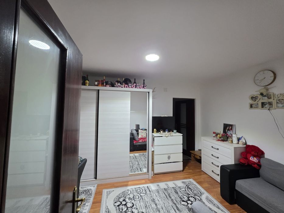 Apartament cu 2 camere de vânzare