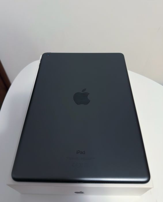 iPad Gen 9 (2021) - 64GB, Wi-Fi, 3 huse + tastatura+ pen