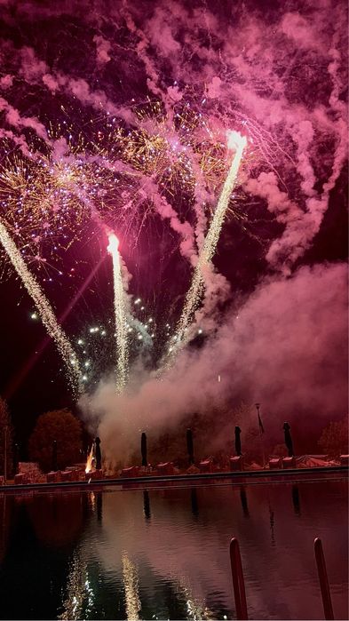 FUM GREU By SEZ CRAIOVA Cabine Foto Artificii Schela Lumini Litere