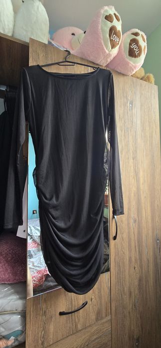 Продавам:

Черна рокля с червена лента

Размер: XL
Цена: 30 лв
Черна р